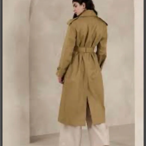 Banana Republic Tan Trench Coat - Picture 2 of 8
